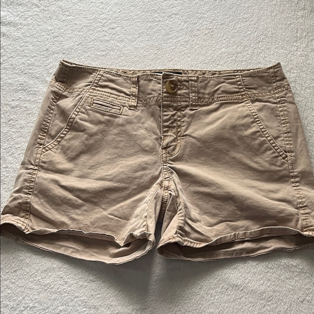 American Eagle Outfitters Tan Cargo Shorts